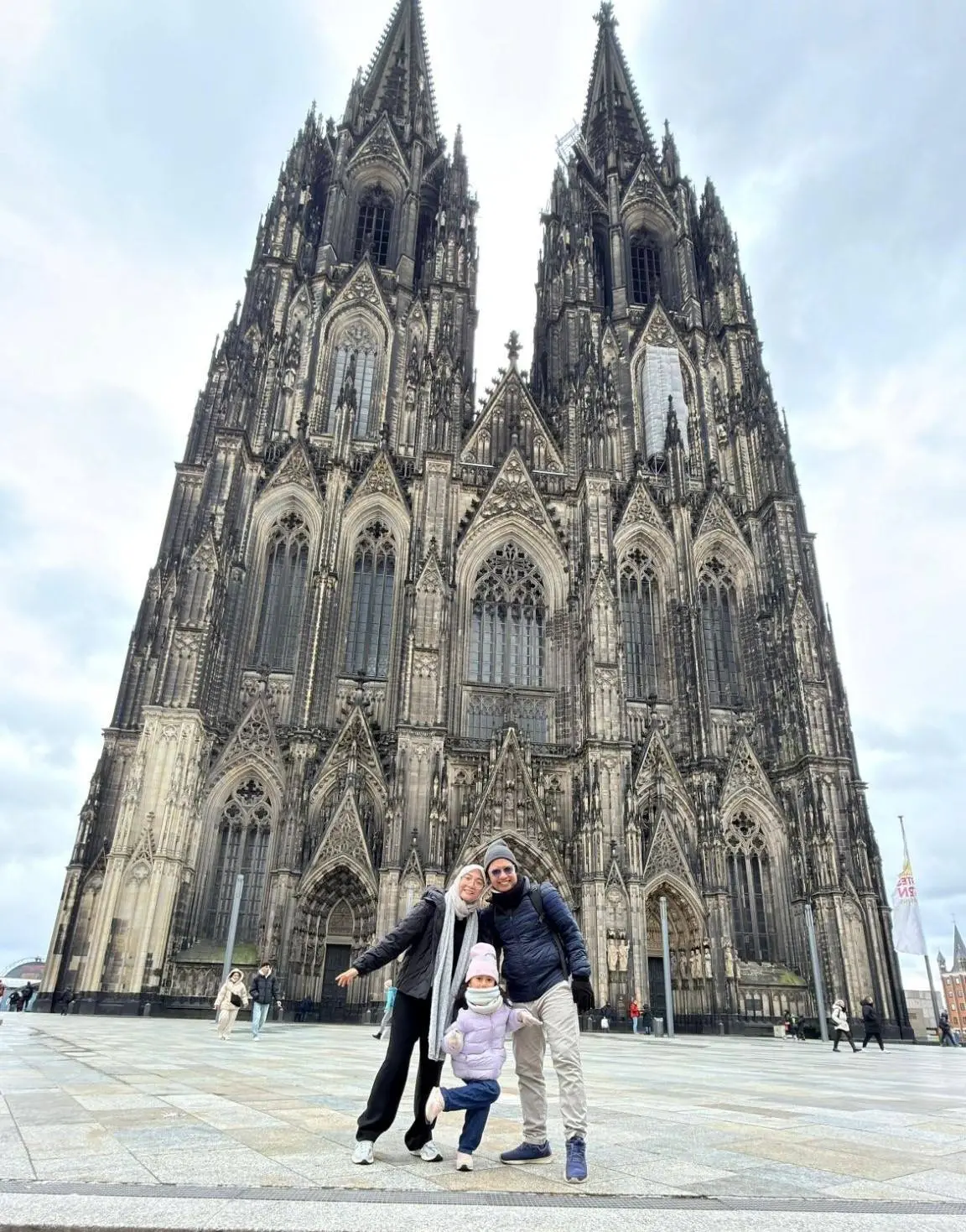 Cologne, Katedral, dan Masjid