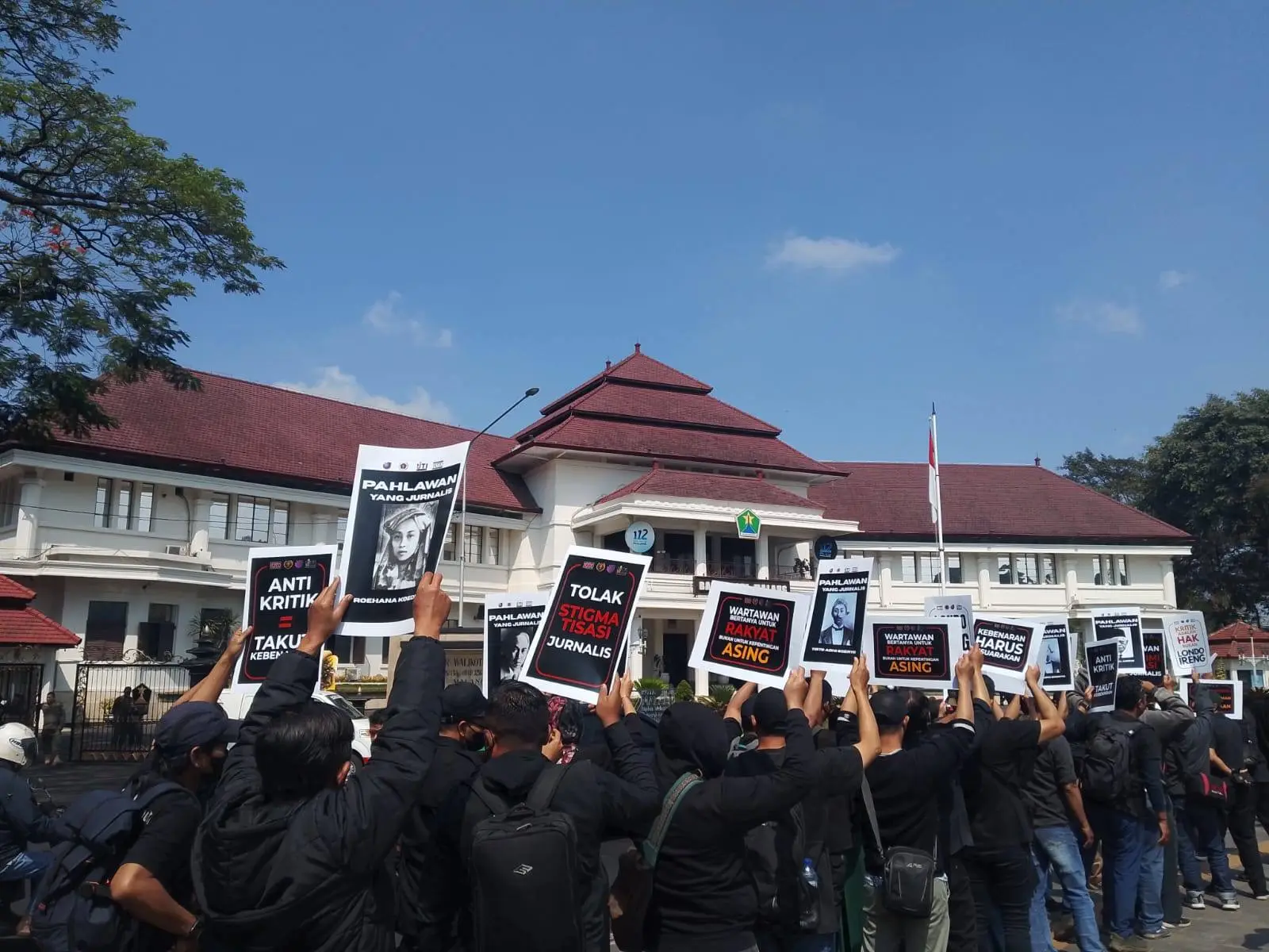 Disebut Londo Ireng oleh Prabowo, Jurnalis Malang Raya Gelar Aksi Demo