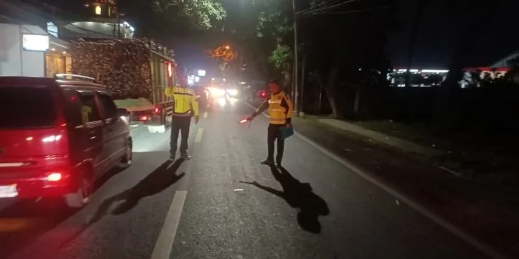 Granmax Tabrak Truk Tangki dan Dua Motor di Pakisaji, Empat Orang Terluka