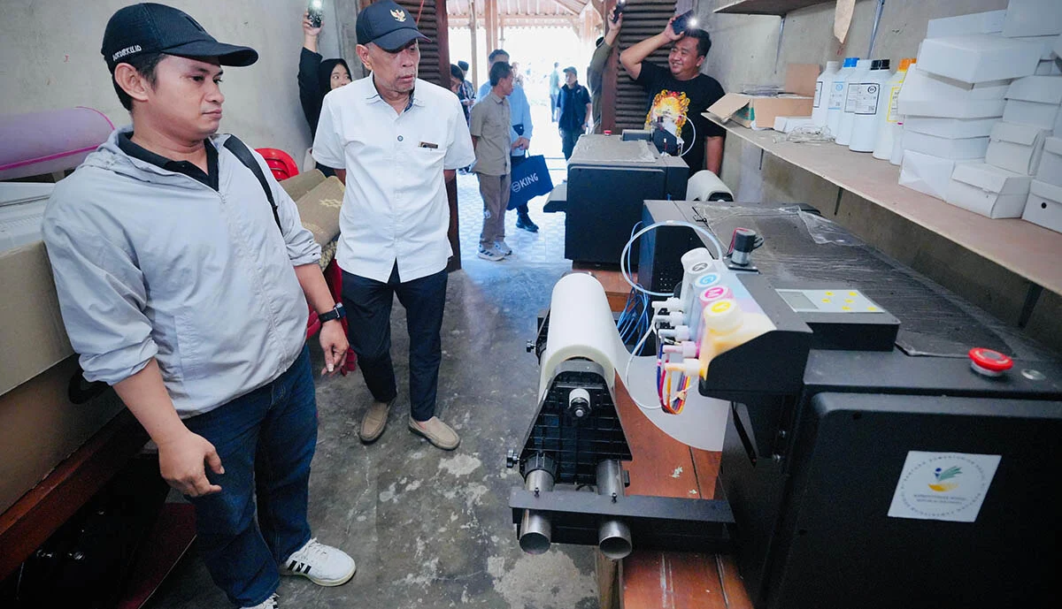 Kemensos Dan Bank Mandiri Perkuat Umkm Desa Karanganyar Dengan Bantuan Usaha Sablon 52
