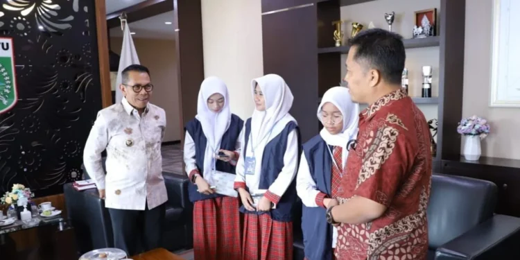 Kuota Beasiswa Seribu Sarjana Kota Batu Naik Jadi 400, Pendaftar Tembus 700 Orang