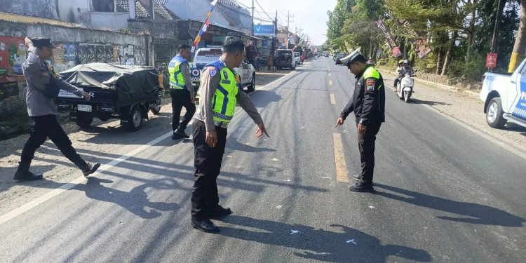 Mahasiswi Tewas Usai Motor Bersenggolan dengan Truk Gandeng di Pakisaji