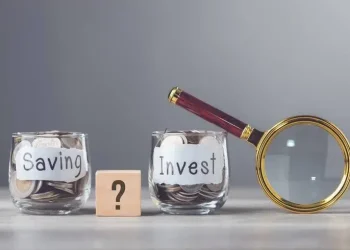 Menabung atau Investasi, Mana yang Sebaiknya Didahulukan?