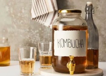 Mengenal Kombucha, Teh Fermentasi yang Semakin Populer tetapi Manfaatnya Masih Terus Diteliti