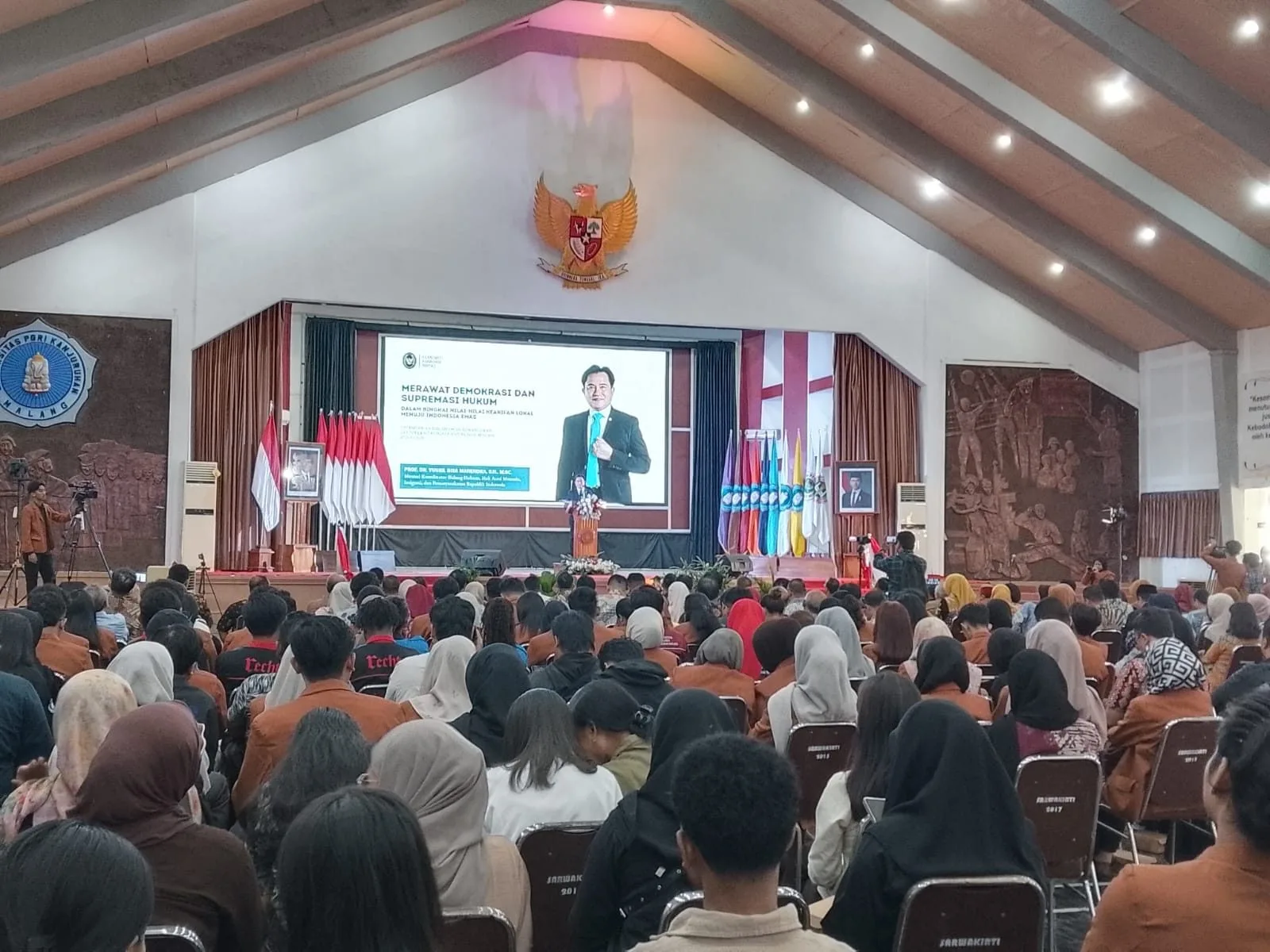 Menko Kumham Imipas Yusril Bawa Pesan Rawat Etika dalam Berdemokrasi di Unikama