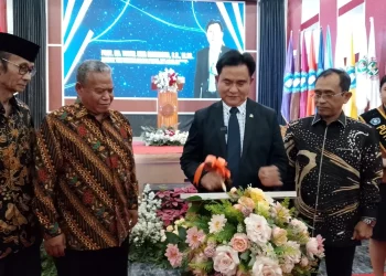 Menko Yusril Resmikan Pusat Kajian Konstitusi dan Demokrasi di Unikama