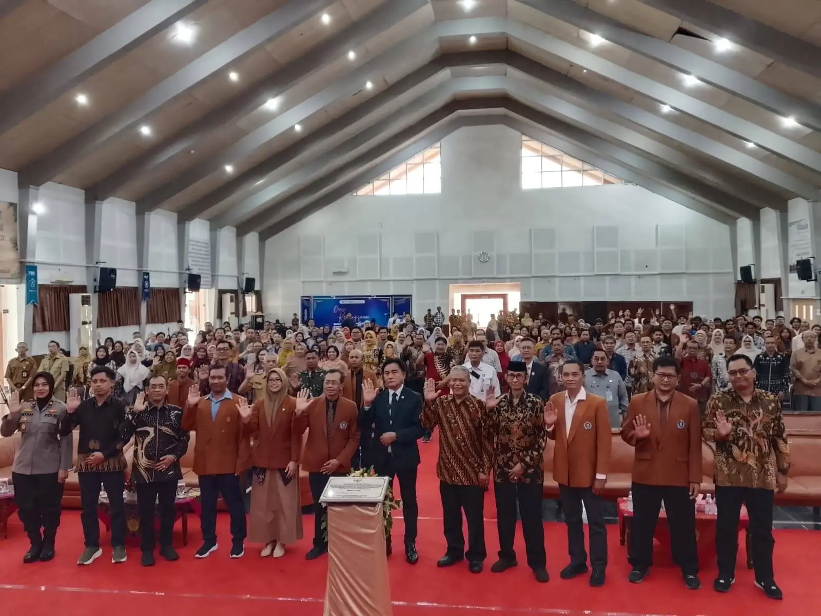 Menko Yusril Resmikan Pusat Kajian Konstitusi dan Demokrasi di Unikama