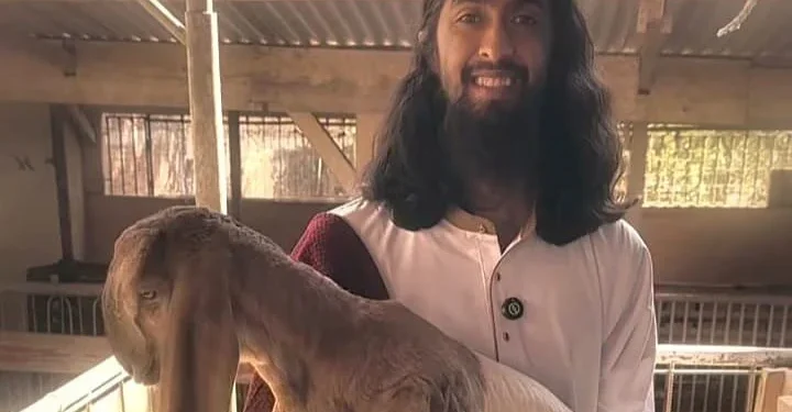 Penampilan sosok Faiq, penjual kambing mirip Yesus di Kota Batu yang viral. Foto: Dok
