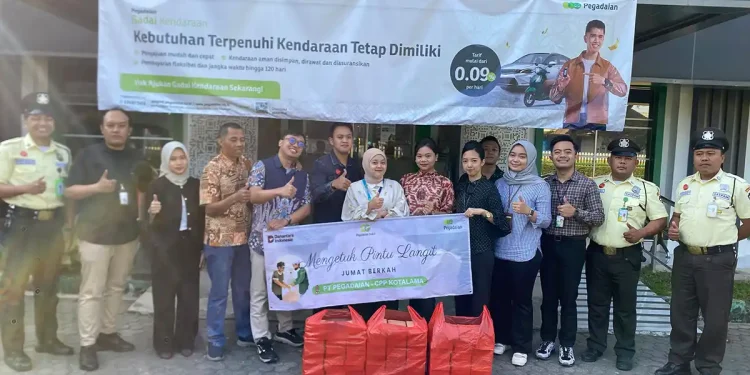 Pegadaian Kanwil XII Surabaya Bagikan 14.000 Paket Makanan Lewat Program Jumat Berkah