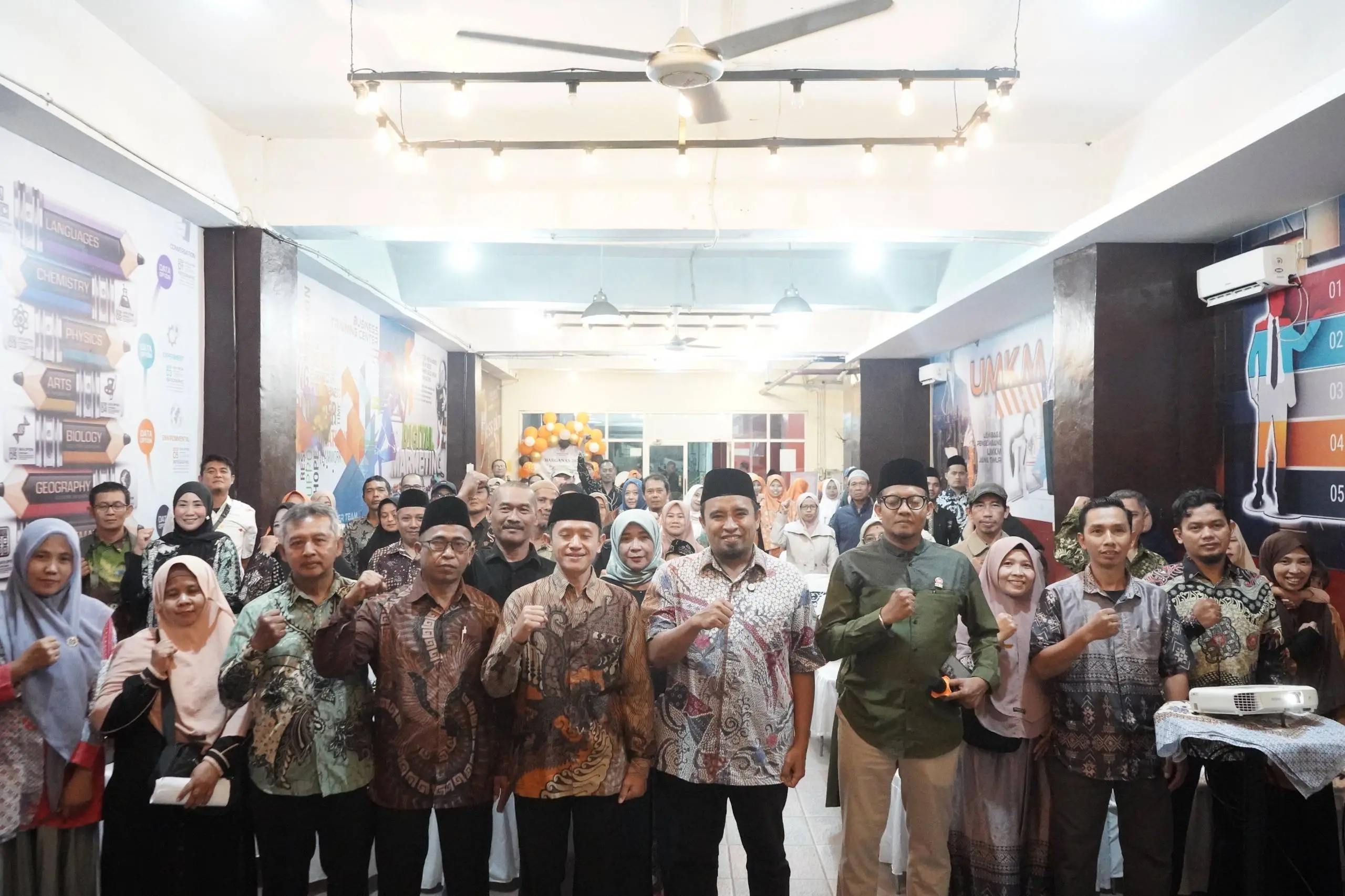 Peringati Harganas, Rendra Masdrajad Safaat Fasilitasi Edukasi Ketahanan Keluarga bagi Puluhan Pasangan Suami Istri