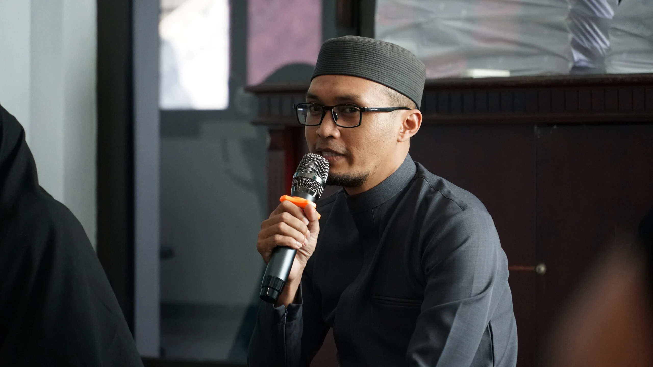PLN UP3 Malang Bersama YBM PLN Tebar Bahagia untuk Generasi Penerus Bangsa