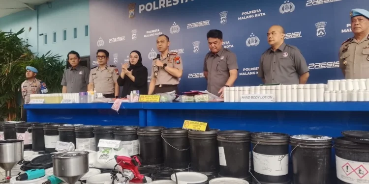 Polisi Bongkar Produsen Kosmetik Ilegal di Kota Malang, Racikan Otodidak Dijual di Marketplace