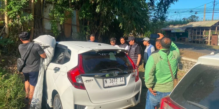 Mobil Honda Jazz yang dicuri tersangka. Foto: Polres Malang