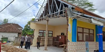 Ruang Kelas SDN 1 Srigonco Dibongkar Imbas Pelebaran Jalan, Siswa Belajar di Ruang TIK