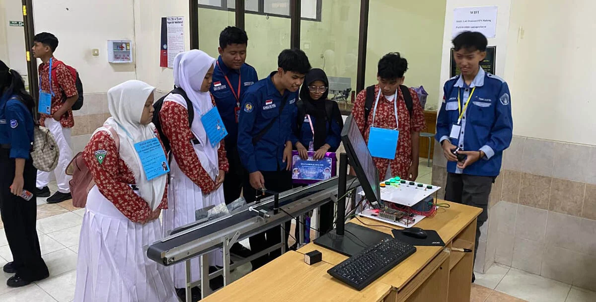 Siswa Baru SMA Nasional Malang Diajak Menjelajah Laboratorium ITN Malang
