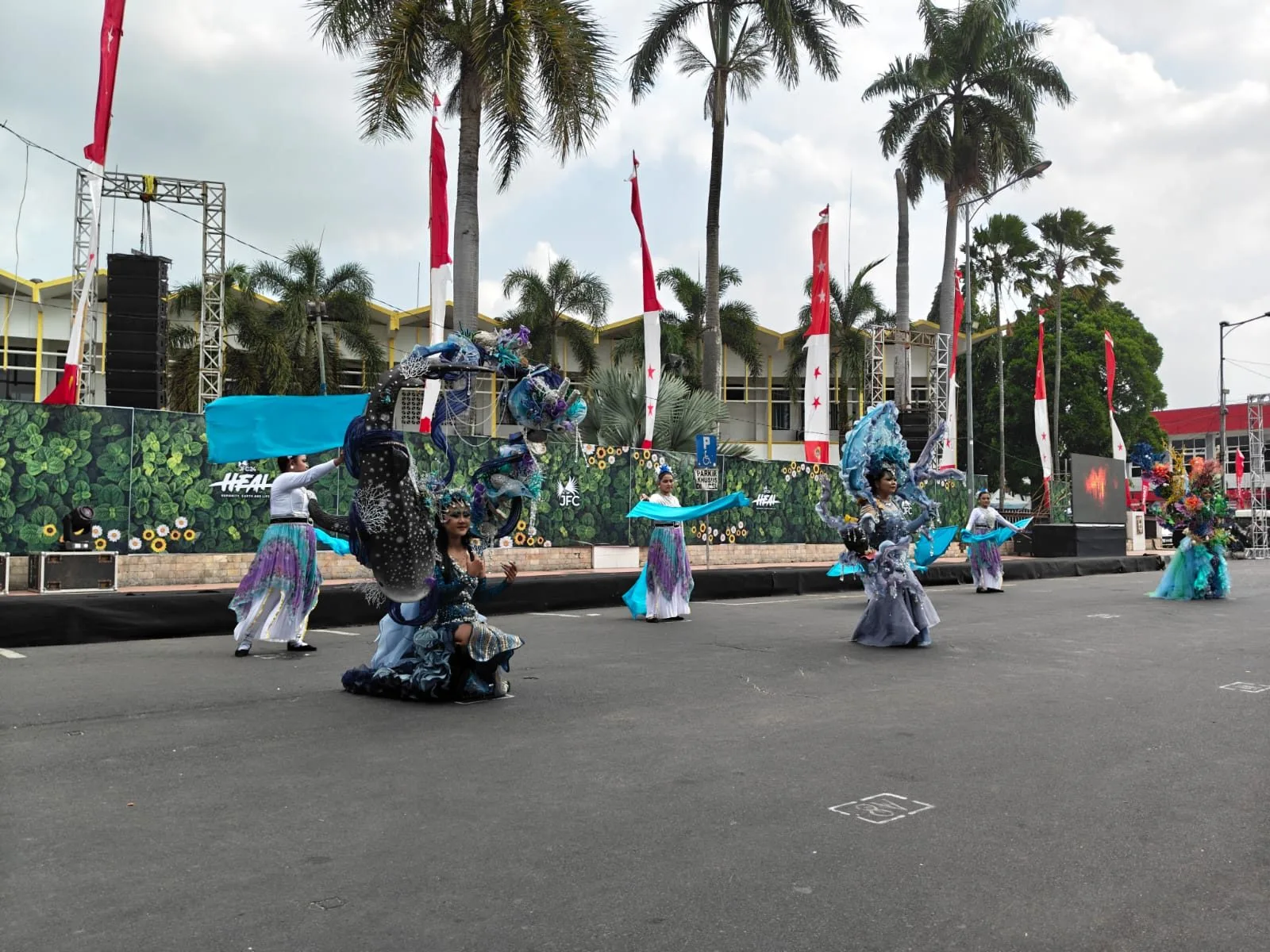 Siswa sekolah rakyat berpartisipasi di Jember Fashion Carnaval (JFC) 2026. Foto/dok