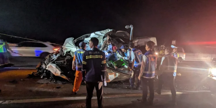 Tabrakan Hiace dan Truk di Tol Pandaan-Malang, Tiga Penumpang Tewas