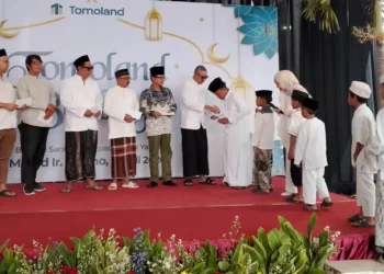 Tomoland Santuni 100 Anak Yatim, Perkuat Komitmen Berdampak bagi Masyarakat
