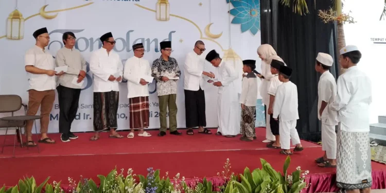 Tomoland Santuni 100 Anak Yatim, Perkuat Komitmen Berdampak bagi Masyarakat