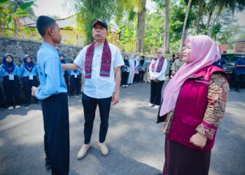 Wamensos Tanamkan Semangat Berprestasi kepada Siswa Sekolah Rakyat di Magelang
