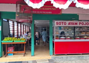 84 Tahun Soto Pojok Jadi Langganan Peziarah Gunung Kawi