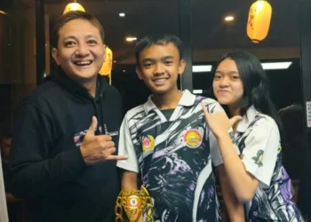 Atlet Kembar Kota Batu Sabet Juara Tiga Couple Billiard Malang