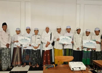 Beasiswa Nyai Hj Mamnunah Yahya Mulai Disalurkan untuk Santri Yatim dan Dhuafa
