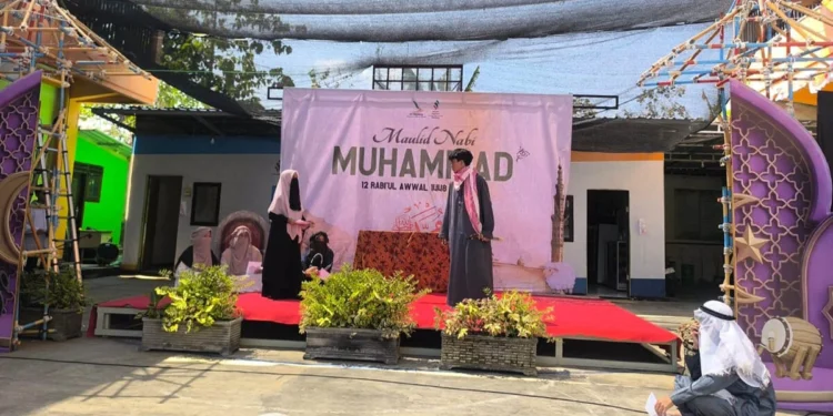 Drama Umar bin Khattab Warnai Maulid Nabi di SMP Insan Permata Malang