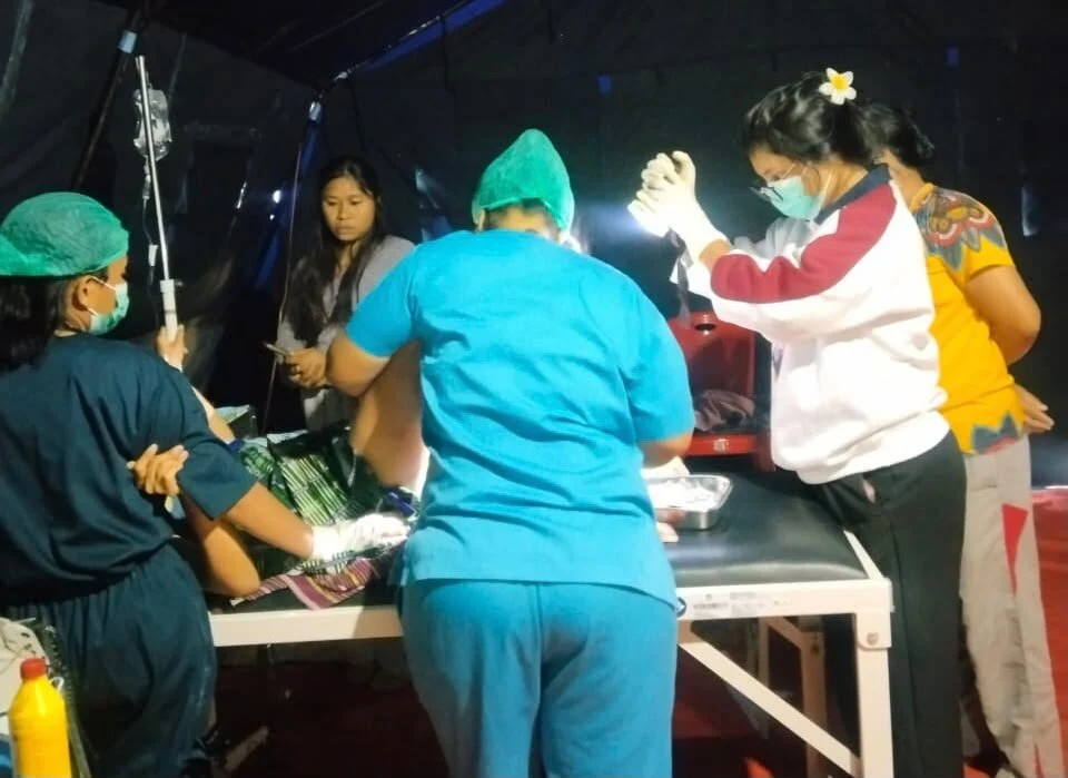 Gempa Ntt Bayi Lahir Selamat Di Tenda Karang Taruna 18