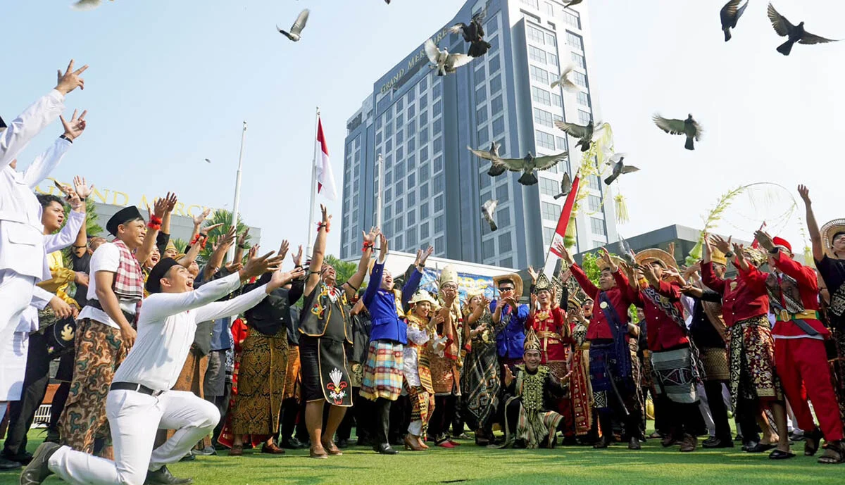 Grand Mercure Malang Mirama Gelar Upacara HUT ke-81 RI Bernuansa Budaya Nusantara