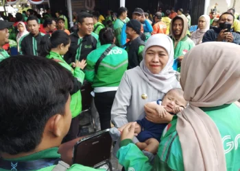 Gubernur Jatim Bebaskan Tunggakan Pajak Motor Ojol di HUT Ke-81 RI