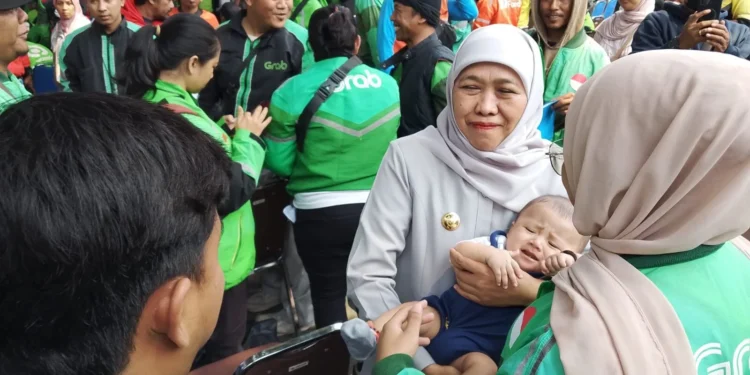 Gubernur Jatim Bebaskan Tunggakan Pajak Motor Ojol di HUT Ke-81 RI