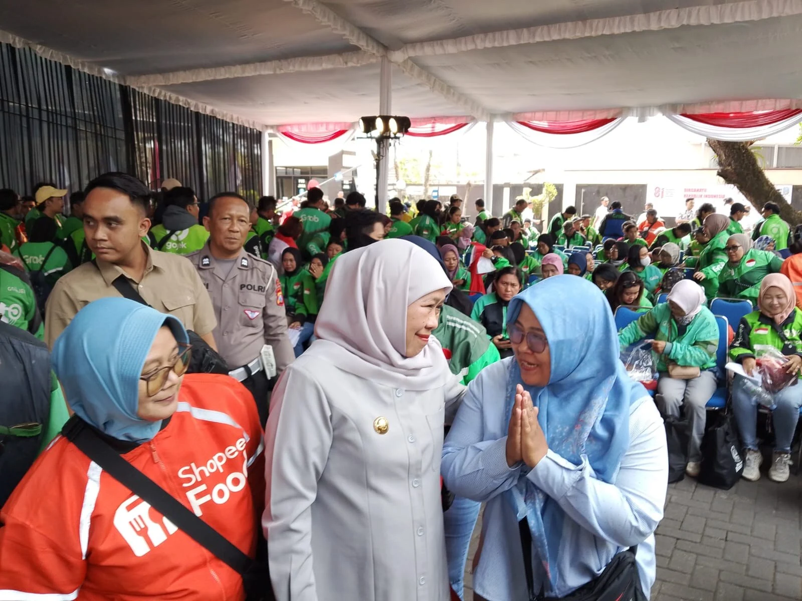 Gubernur Jatim Bebaskan Tunggakan Pajak Motor Ojol di HUT Ke-81 RI