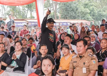 Gus Ipul Sampaikan Pesan Presiden soal Bantuan Sosial di Kalijodo