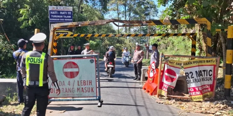 Jumlah Laka Terus Bertambah, Polisi Tutup Total Jalur Klemuk Kota Batu