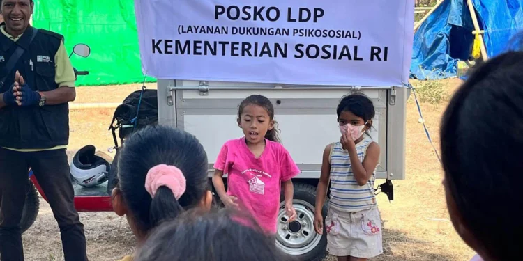 Kemensos Dampingi Anak Terdampak Gempa di Nagekeo