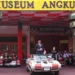 Keunikan Upacara HUT ke-81 RI di Jatim Park, Chevrolet Stingray Jadi Mimbar Inspektur