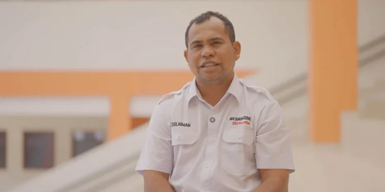 Kisah Sulaiman, Anak Petani Flores yang Jadi Wali Asuh Sekolah Rakyat
