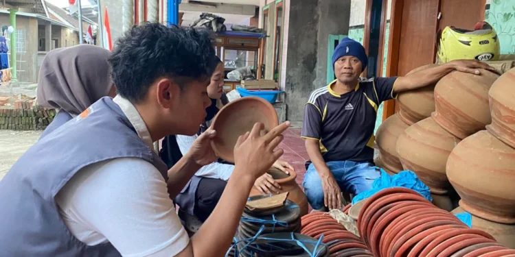 KKN Unikama Dampingi UMKM di Pakisaji Masuk Ekosistem Digital