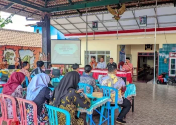 Mahasiswa KKN Unikama dan Diskominfo Malang Perkuat SDM Operator Desa di Pakisaji