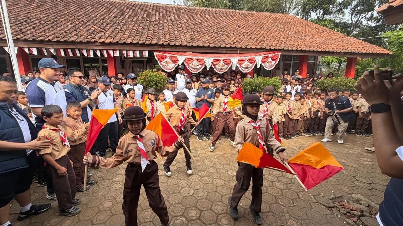 Pengurus Nasional Karang Taruna Salurkan 285 Paket Perlengkapan Sekolah