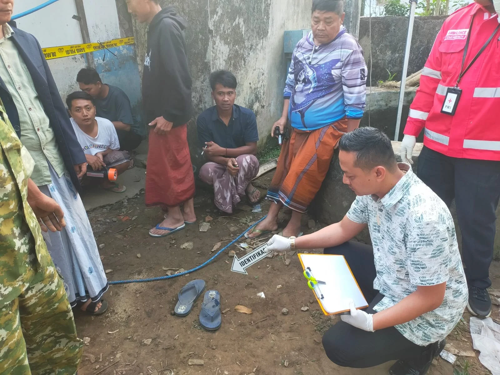 Perempuan,Perempuan tanpa identitas - Perempuan Tanpa Identitas Ditemukan Mengapung di Sumur Warga Bululawang