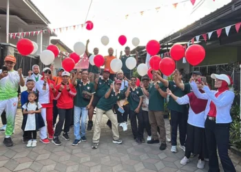 Rendra Masdrajad Safaat Senam Bersama Warga Tunjungsekar