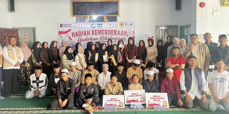 Sambut Kemerdekaan RI, YBM PLN UP3 Malang Hadirkan Kebahagiaan Kemerdekaan bagi Anak Yatim dan Dhuafa