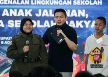 Seskab Teddy Dorong Anak Putus Sekolah Berani Bermimpi Besar lewat Sekolah Rakyat