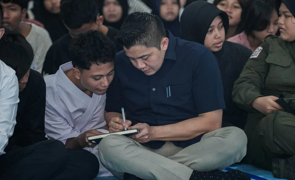 Seskab Teddy Dorong Anak Putus Sekolah Berani Bermimpi Besar lewat Sekolah Rakyat
