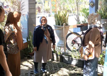 itn malang - Tim Abdimas ITN Malang Pasang Irigasi Sprinkler Otomatis di SMKN 1 Singosari, Pemakaian Air Lebih Efisien