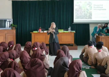 Unisma Bekali Siswa SMA Islam Ma’arif Keterampilan Agropreneur
