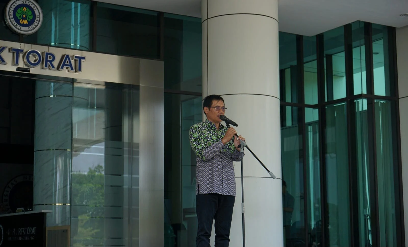 Universitas Negeri Malang Kirim Relawan Bantu Pemulihan Pasca Bencana Alam di NTT