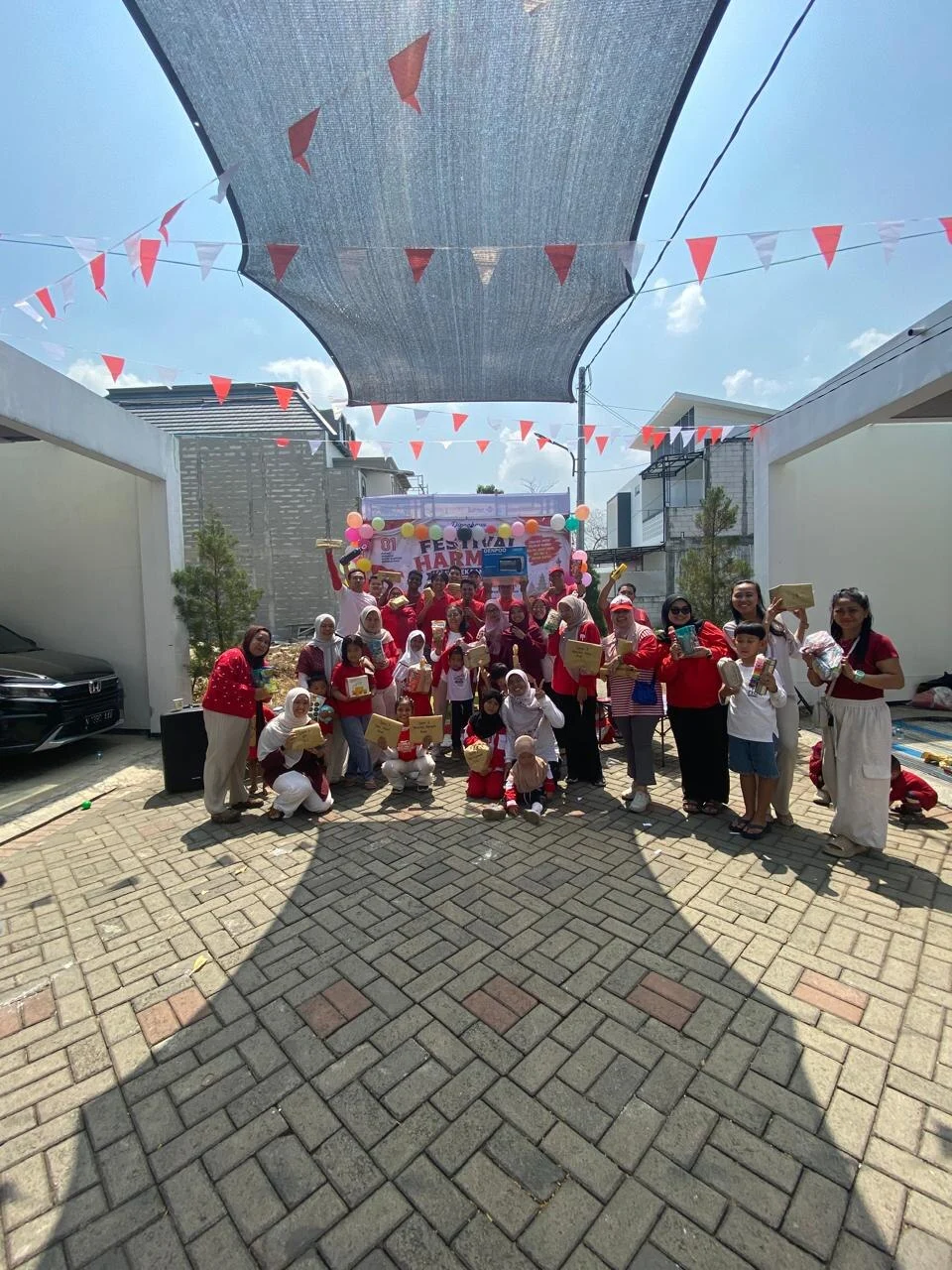 Warga RT 05 Joyo Agung Bersatu dalam Festival Harmoni Kemerdekaan RI ke-81